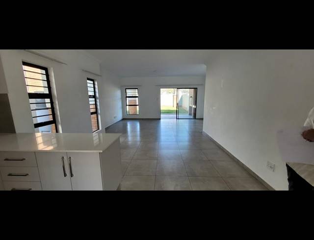 3 BEDROOM TOWNHOUSE FOR SALE IN ALBERANTE